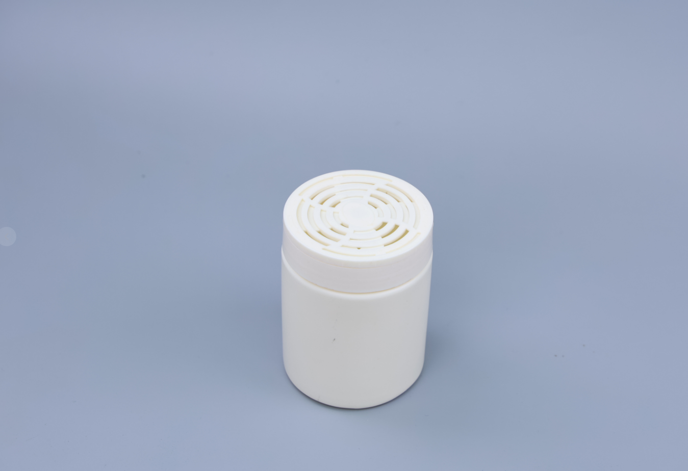PET plastic bottles, HDPE bottles, plastic bottle materials, cosmetic packaging, plastic container materials