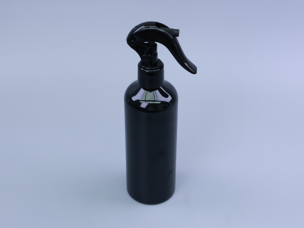 Solid Black Bottle with Black Mini Trigger Sprayer